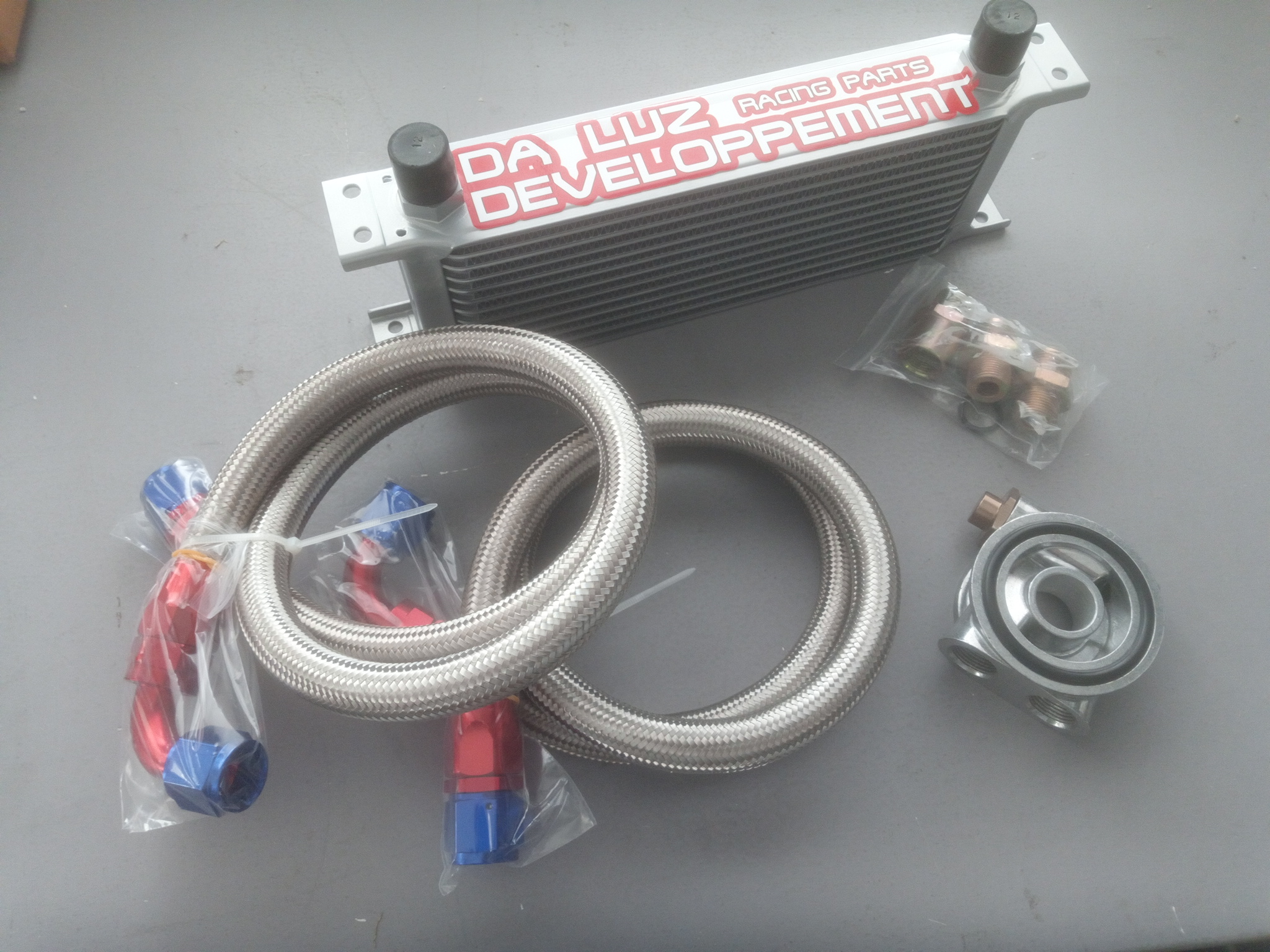 https://www.daluz.fr/30525/kit-complet-radiateur-d-huile-tfc-25-rangees-x-330-mm-d10.jpg